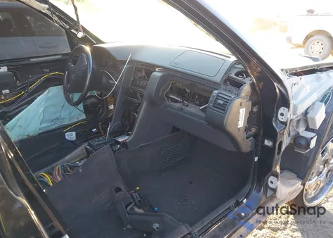 2000 Mercedes-Benz E 430 из США, поврежденный, VIN WDBJF70J6YB103068